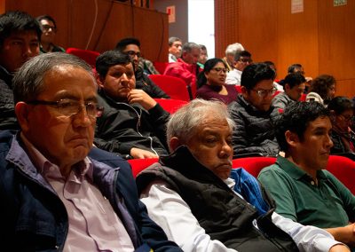 Atención del público concurrente al congreso.