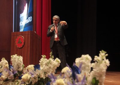 Ing. Julio Ramírez, conferencista.